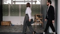 Dari Sampingan Jadi Penghasilan Utama: Panduan Lengkap Mengembangkan Side Hustle Menjadi Bisnis Penuh