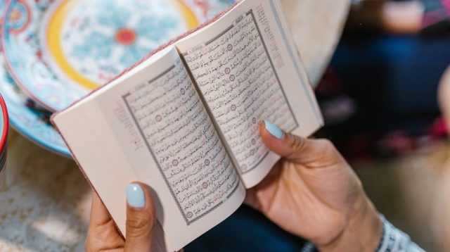 Fanatisme Berkedok Agama: Ketika Preman Merasa Jadi Orang Suci