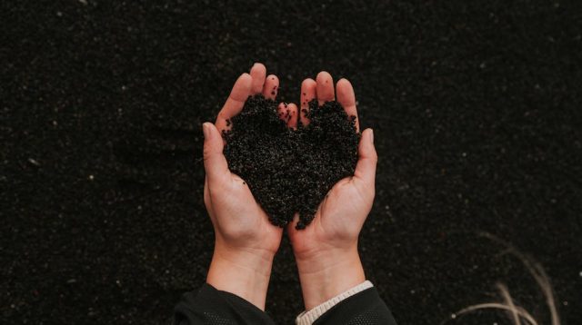 Merangkul Kehidupan Sepenuhnya: Gratitude, Pertumbuhan, Cinta, dan Ketahanan