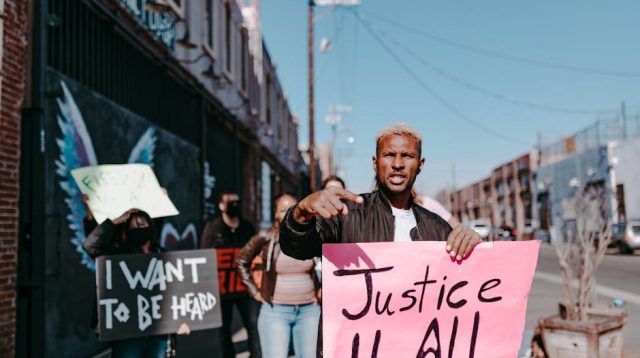 Kerusuhan Los Angeles Memanas: Trump Desak Penangkapan Gubernur California – Analisis Mendalam