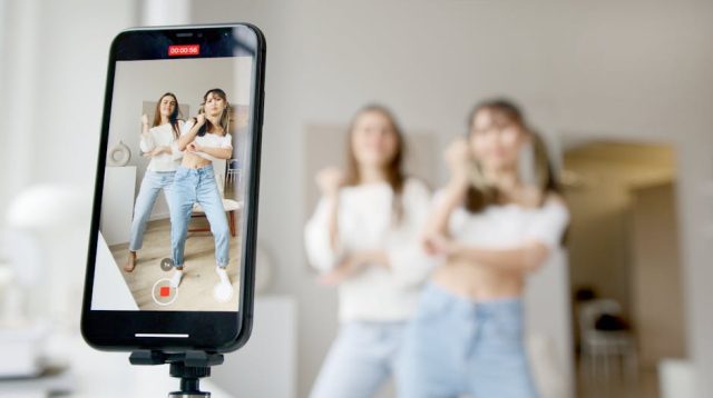 La Varita de Emiliano: Memahami Fenomena Video Viral di Telegram dan Twitter