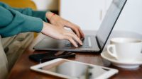 Laptop dan Tablet Hybrid: Fleksibilitas Maksimal untuk Produktivitas Tanpa Batas