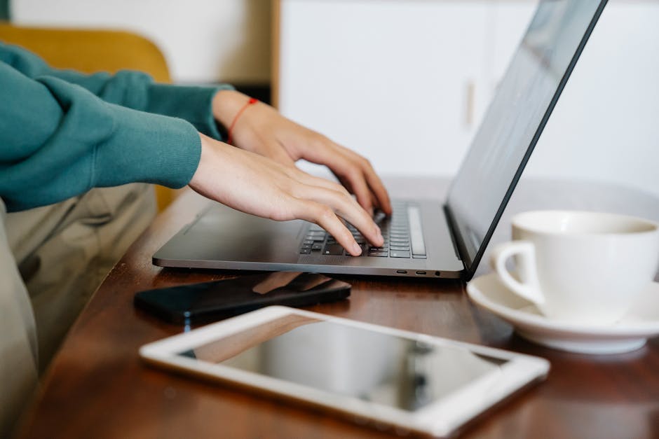 Laptop dan Tablet Hybrid: Fleksibilitas Maksimal untuk Produktivitas Tanpa Batas