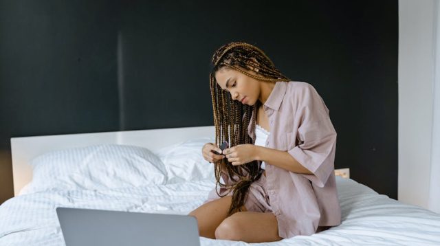 Laptop Hybrid vs Tablet: Mana yang Terbaik untuk Kebutuhan Anda?