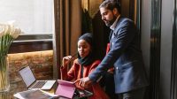 Laptop vs Tablet Hybrid: Mana yang Terbaik untuk Anda di 2024?